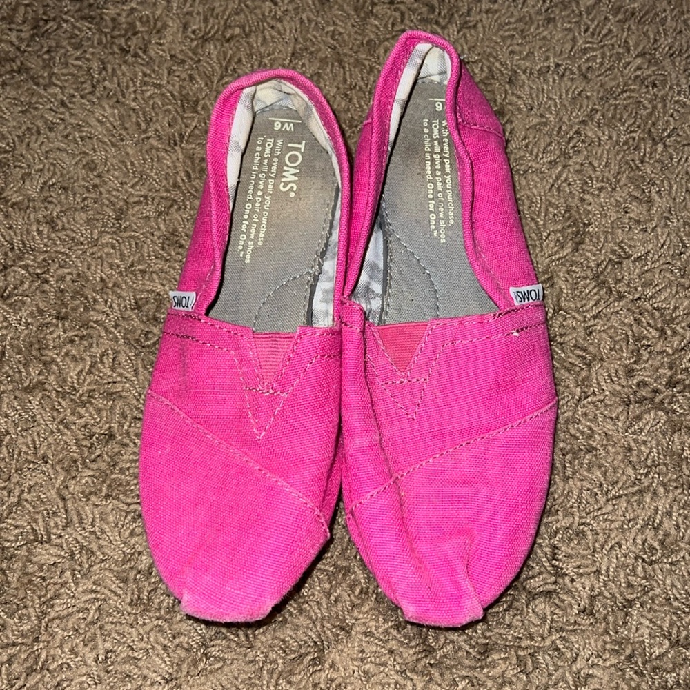 Tom’s Women’s Size 6 Pink GUC